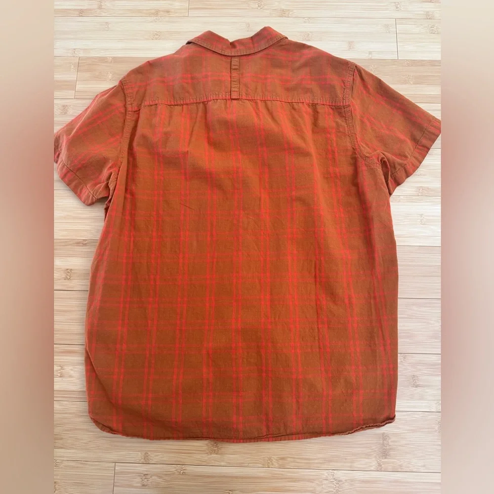 The North Face men's orange and brown plaid short-sleeve button-down shirt. XL